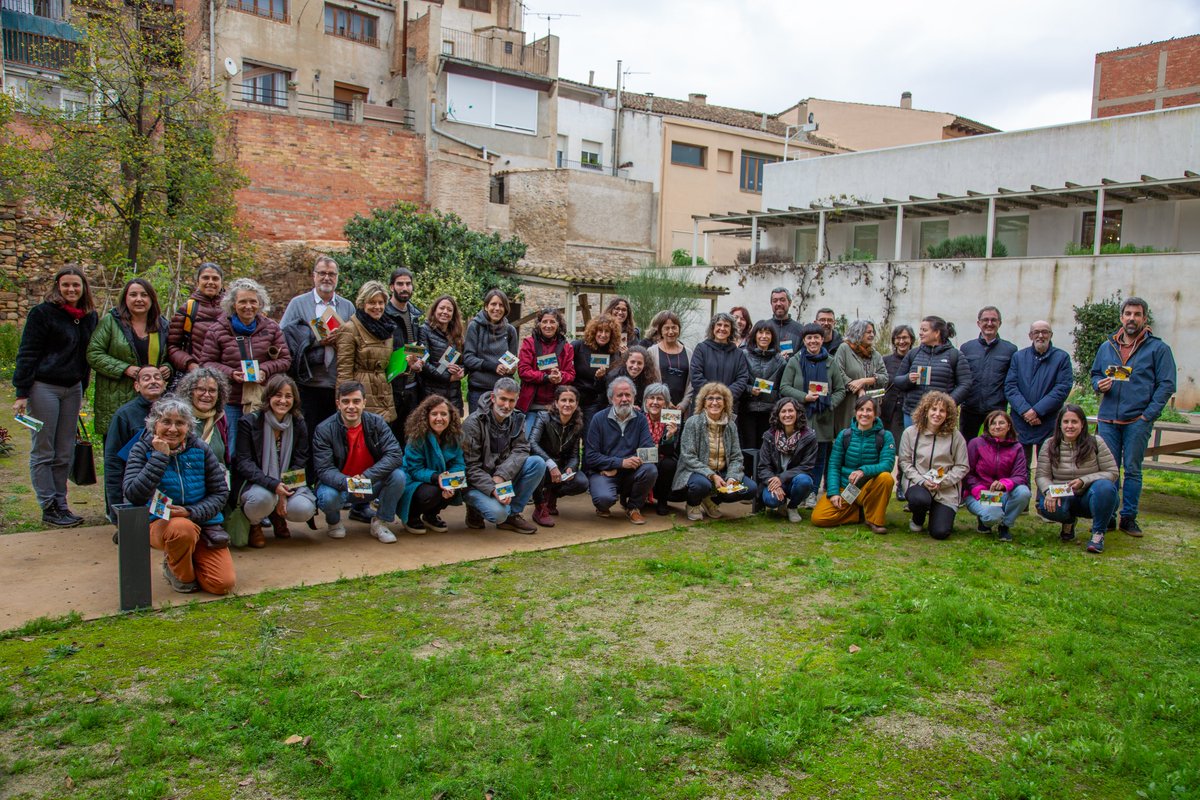 Museu_Terra's tweet photo. 📸 VII Jornada de #ParcsNaturals i #Museus
🍁 Una seixantena de persones vinculades als museus etnològics i als Parcs Naturals de Catalunya han participat avui en la setena edició d'una jornada que enguany ha girat al voltant de l'educació comunitària i transformadora, entenent els museus com a espais d’aprenentatge i de sensibilització essencialment connectats a l’entorn natural i paisatgístic en el qual se situen.
👥 Organitzat per la Xarxa de Museus d'Etnologia, el PNIN de Poblet, la Generalitat de Catalunya i el #MuseuTerra de la Fundació Carulla.