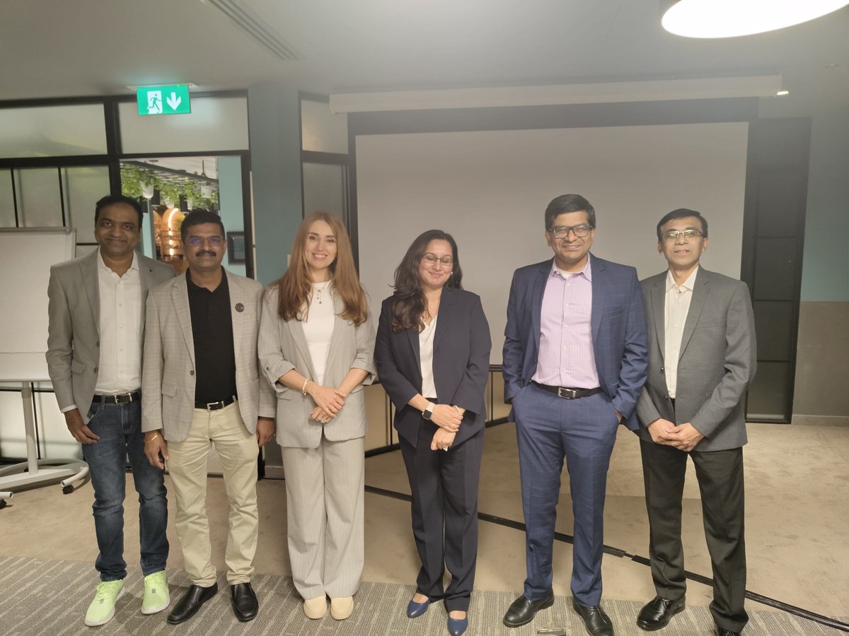 ZohoPayroll's tweet photo. Yesterday was amazing! We teamed up with hrtech
and gathered with some incredible payroll experts to discuss their challenges and how technology can help. Thank you Sriram, Shaurya, Vanshita, and the HR Tech team. Excited for more collaborations! #PayrollMasterclass #UAE https://t.co/2gXsGZ2WlL