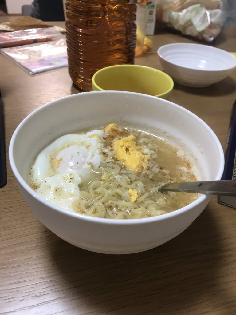 briankhrisna's tweet photo. Pada akhirnya kita selalu pulang pada yang memberikan kenyamanan. Indomie rebus. https://t.co/G0qcJs141e