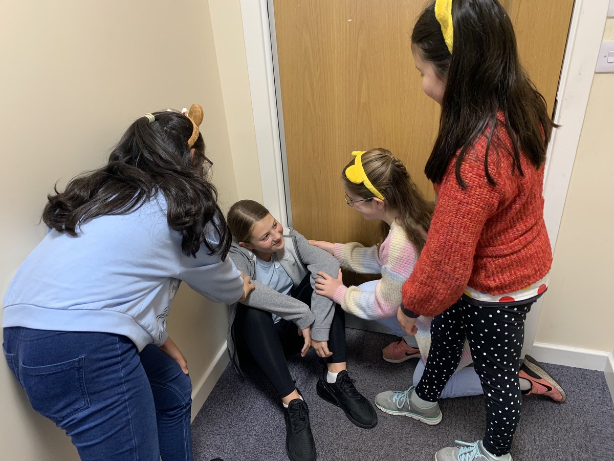 latimerprimary's tweet image. #ClassVL has been role playing and thinking about how to stamp out bullying. Working together to make change #AntiBullyingWeek
#LatimerPSHE