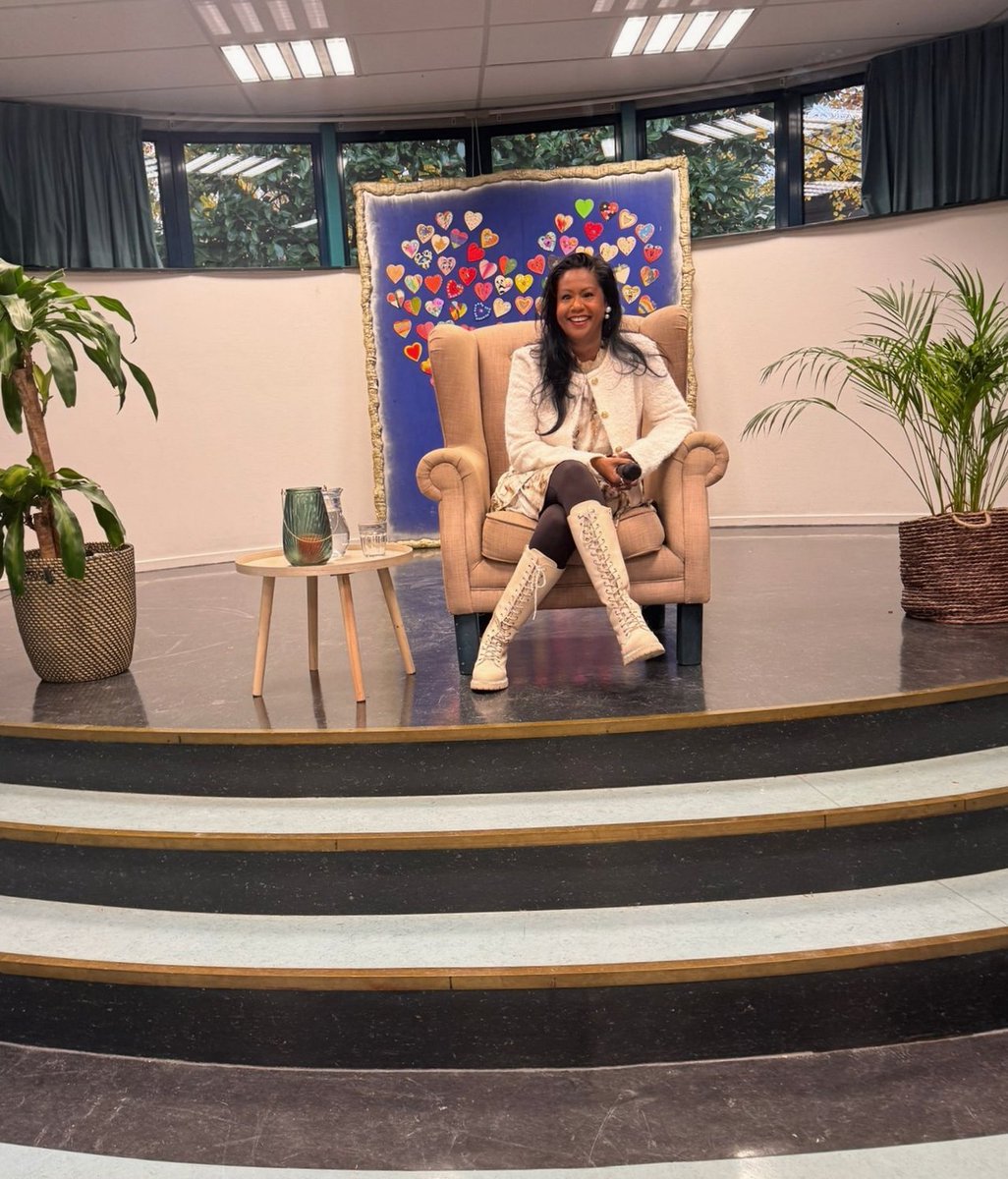 #WeekVanRespect
Vanmorgen mocht ik een gastles geven over respect. ik mocht vertellen hoe mijn jeugd was. Hoe het is om op jonge leeftijd uit huis geplaatst te worden en op te groeien in de jeugdzorg. 

Voor de leerlingen van SBO Prinsenhof was t herkenbaar dat