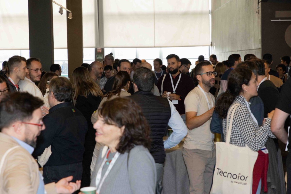 agilespain's tweet photo. ☕¡Llega una tarde de lo más interesante en #CAS24!   

La jornada está en pleno apogeo y cerraremos el día de hoy escuchando a Chris Williams hablar sobre "The Future Agile Leader - Stoke your passion"❤️🔥

¡Lo estamos dando todo hasta el final!💯 

#BeyondTransformation https://t.co/NdrCkCBN4z