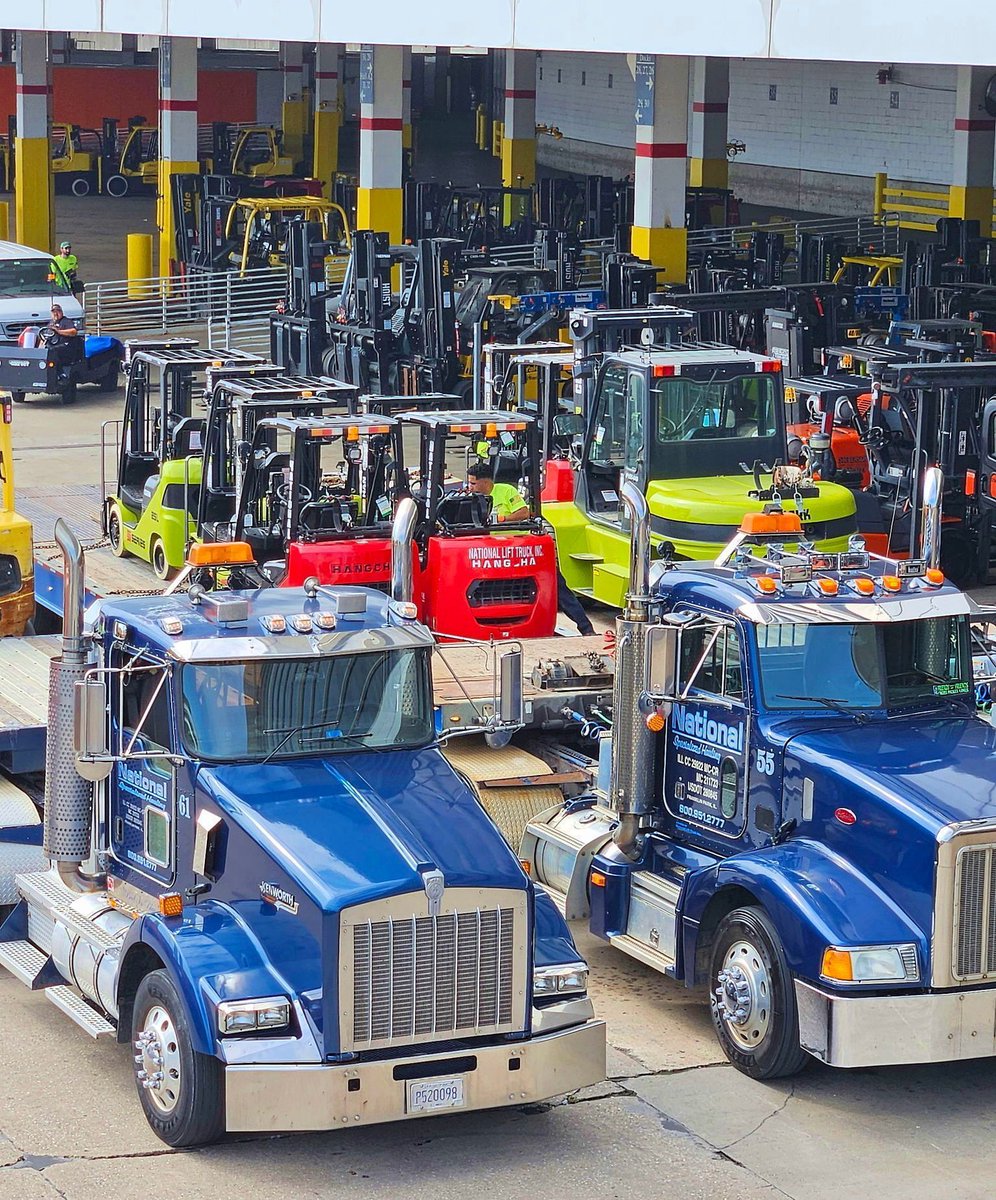 NationalLiftTrk's tweet photo. Last week, our NLT team wrapped up another big job, delivering over 60 fork trucks to support the set-up and tear-down of the #PackExpo. 

Thank you to our team of drivers, mechanics, sales, and support staff who work hard to make jobs like this run smoothly! https://t.co/B2jE449CBt
