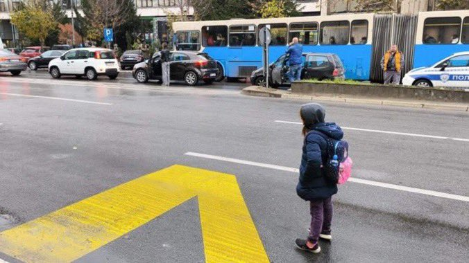 boza60's tweet image. Kad se kičma pravilno formira, traje večno.