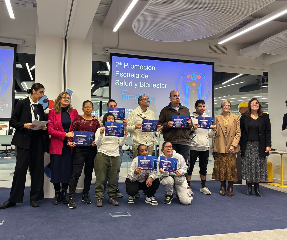 Afandice1's tweet photo. Entrega de Diplomas Escuela de Salud y Bienestar
@AfaniasAsociac @Randstad_es @ComunidadMadrid
@PlenaMadrid https://t.co/UUYZAgqsJD
