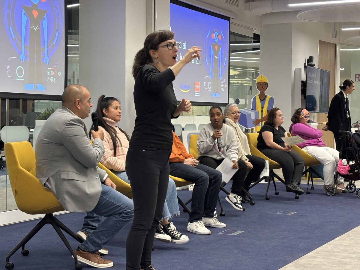 Afandice1's tweet photo. Entrega de Diplomas Escuela de Salud y Bienestar
@AfaniasAsociac @Randstad_es @ComunidadMadrid
@PlenaMadrid https://t.co/UUYZAgqsJD