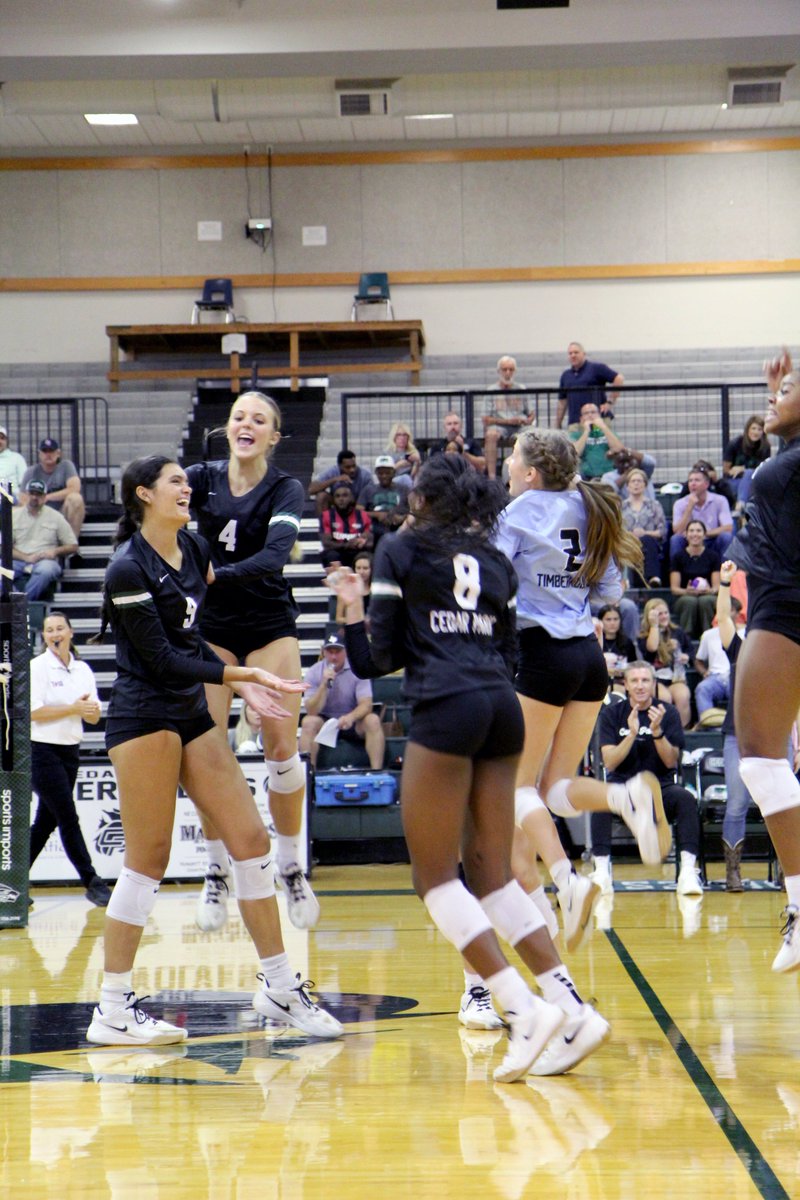 Us because it’s playoff Friday! 🤗

Good luck to our volleyball team in the Regional Finals and football in the first round of playoffs! And good luck to band in Indy! 🎶

🏐 vs LH
6:00 pm
Burger Center

🏈 vs Red Oak
7:00 pm
Gupton

📸Alyssa Fox, Kyndall Johnson, Lilly Adams