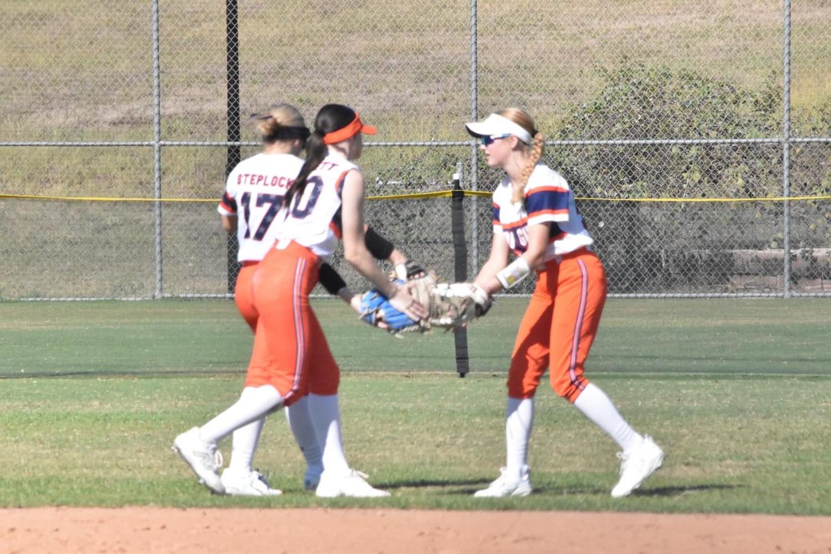 BaileyTickle28's tweet image. A new chapter has begun in my softball journey. Thank you @BTurner_75 and all my teammates @TG_14_National for welcoming me in College Station. I’m so grateful and excited for next weekend and next year. You are family! @TGA_Turner @WesleyBenwa @topgunfastpitch @ExtraInningSB…