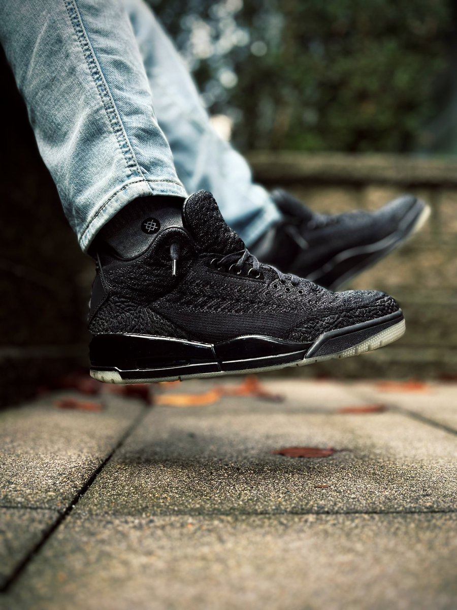 scarvesfell's tweet photo. We’ve got the most comfy 3’s in all of the land for 🔥 #FIREFRIDAYS 🔥
This is not up for discussion. 😂
Have a great weekend sneaker fam!
In case we jump ship, same everything on Bluesky. Im easy to find.
#KOTD #yoursneakersaredope
#kickpic #Jordan3 #Flyknit https://t.co/zdSxKJYR6d
