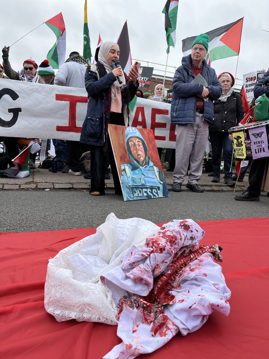 SheffieldPSC (@sheffieldpsc) on Twitter photo Outside <a href="/ElbitSystemsLtd/">Elbit Systems</a> Shenstone. Their weapons, assembled in India, are murdering children, journalists, paramedics, teachers, women. #StopGazaLebanonGenocide
#StopArmingIsraelNOW
#justiceforPalestine Outside <a href="/ElbitSystemsLtd/">Elbit Systems</a> Shenstone. Their weapons, assembled in India, are murdering children, journalists, paramedics, teachers, women. #StopGazaLebanonGenocide
#StopArmingIsraelNOW
#justiceforPalestine