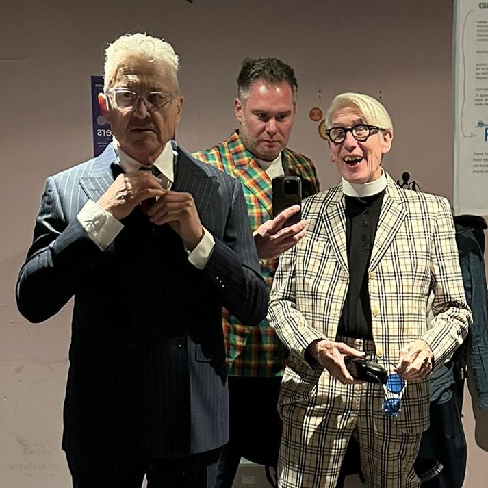 Deaf School Live tweet media