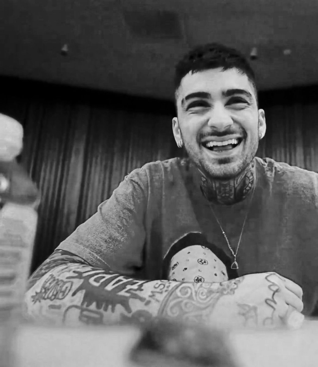 zayn pics (@sourcezayn) on Twitter photo 