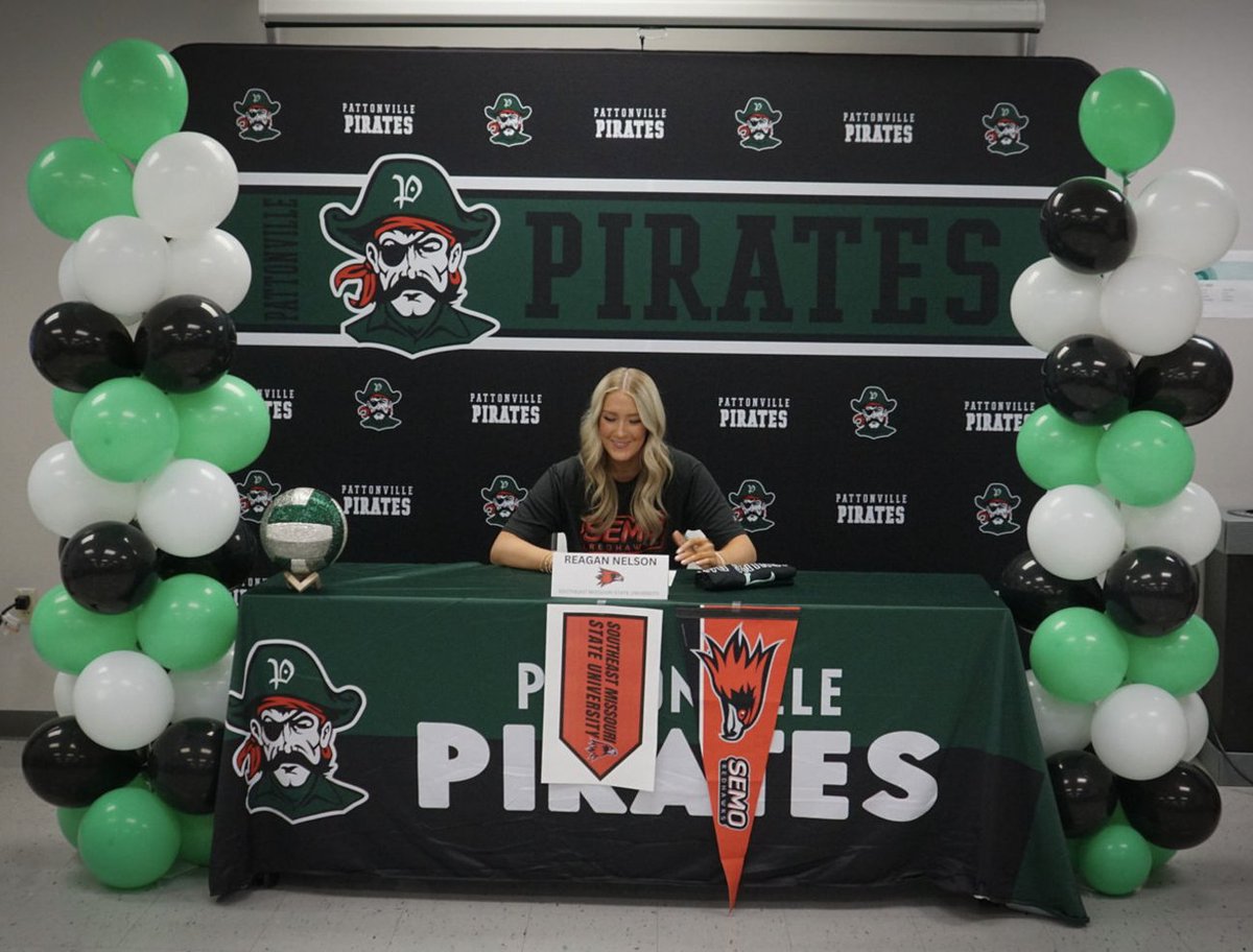 CONGRATULATIONS to our signees! 
Faith and Reagan we are so proud of you and can't wait to watch you play in college! 
#villemade
🏐💚🏐💚🏐💚🏐💚🏐