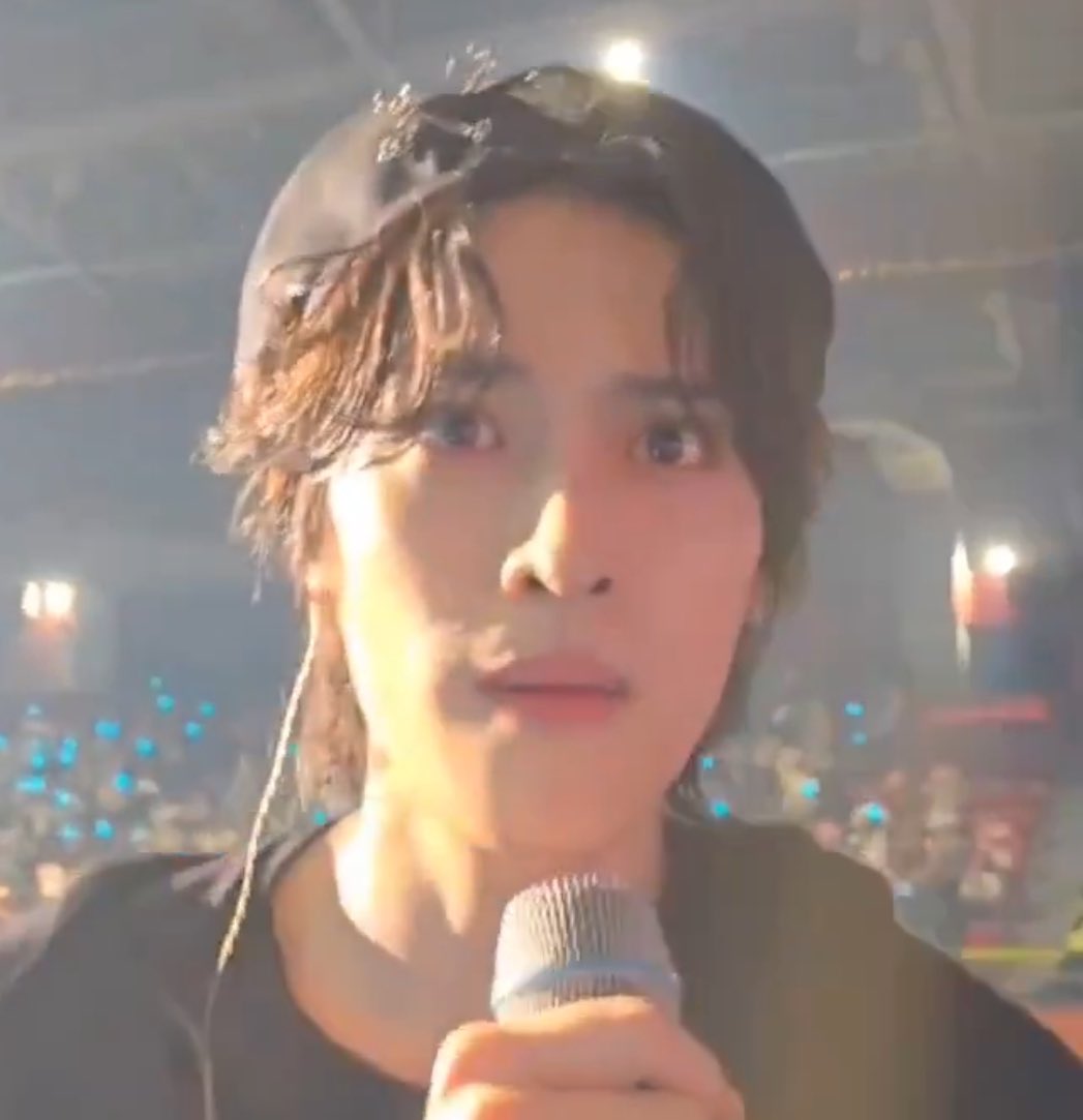 not even gonna lie this was my face when i first saw junhan's hair and thought that he cut it