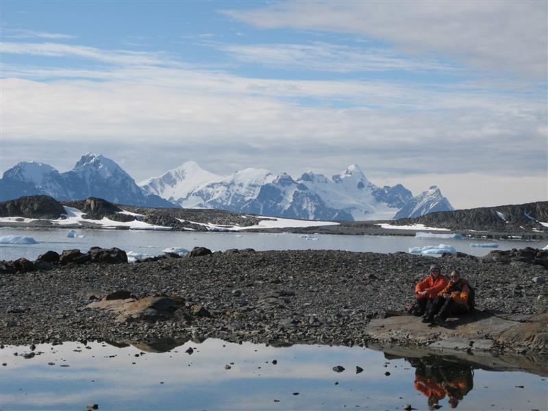 Joanne Johnson (@geologicaljo) on Twitter photo Today I'm feeling grateful for so many wonderful opportunities working <a href="/BAS_News/">British Antarctic Survey 🐧</a>. Here is one of my favourite days in #Antarctica 🇦🇶: a day-trip to Lagoon Island with the biologists. A picture-perfect moment! #geology #fieldwork Today I'm feeling grateful for so many wonderful opportunities working <a href="/BAS_News/">British Antarctic Survey 🐧</a>. Here is one of my favourite days in #Antarctica 🇦🇶: a day-trip to Lagoon Island with the biologists. A picture-perfect moment! #geology #fieldwork