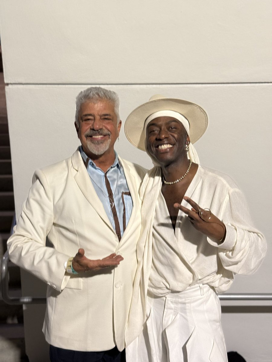 Jota.pê (@jotape_oficial) on Twitter photo Que especial te reencontrar num Grammy Latino 7 anos depois do The Voice <a href="/LuluSantos/">Lulu Santos</a>❤️ Que especial te reencontrar num Grammy Latino 7 anos depois do The Voice <a href="/LuluSantos/">Lulu Santos</a>❤️