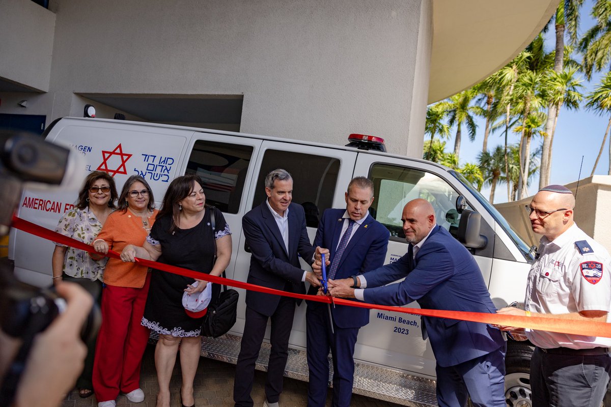 ElbazStarinsky's tweet photo. Honoured to stand alongside my friends @StevenMeiner and @giladerdan1 as the incredible @MiamiBeachNews donated an ambulance to @Mdais. This generous act is a powerful testament to the shared values that unite us—a deep appreciation for life and an unwavering commitment to saving lives.
The ambulance will be deployed in the city of Nahariya, just 4 miles from the border with Lebanon, where our brave @IDF troops fight the terrorists of #hezballah. This ambulance will therefore be saving lives from day one.