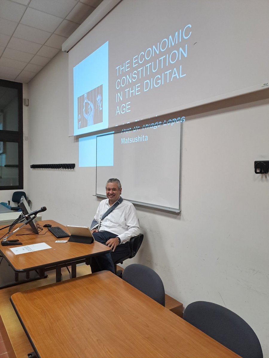 Thiago Matsushita, Decano da Escola de Direito da ALFA EDUCAÇÃO – FADISP/UNIALFA, si trova in questi giorni a Siena nell'ambito del programma Erasmus ICM, presso il DGIUR e il DIPEC <a href="/unisiena/">Università di Siena</a> @uunialfa <a href="/fadisp/">FADISP</a> #unisi #unisilife #erasmus