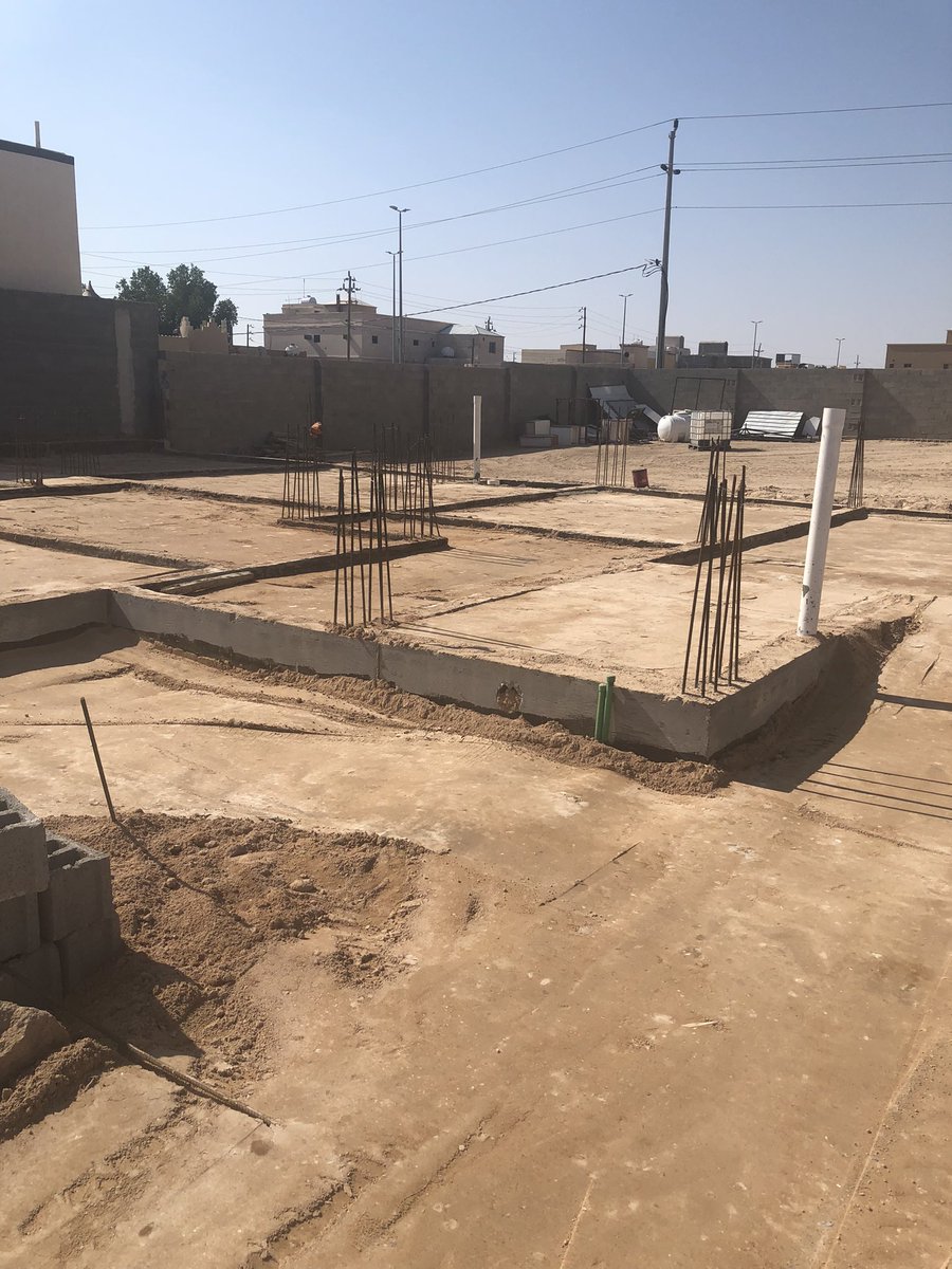 #مشروع 
فيلا سكني 

بفضل الله اليوم تم الانتهاء من عملية دحل التربة وهي من أهم مراحل تجهيز الأرضيات قبل صب صبة النظافة هالعملية تضمن تثبيت التربة بشكل صحيح وتحسين قوتها لتحمّل الأحمال وضمان استقرار المبنى

الموقع : #حفر_الباطن 
للتواصل : wa.me/966537714600

#مقاولات 
#بناء