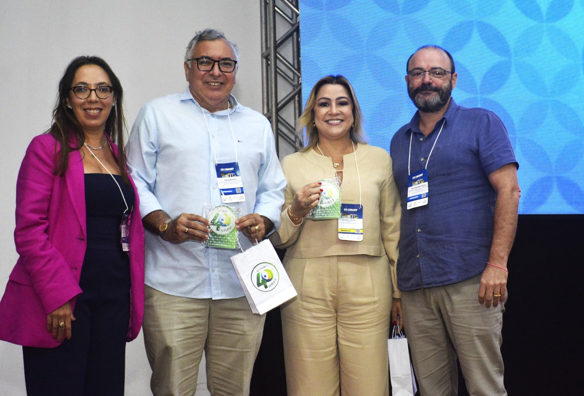 ANADEP_Brasil's tweet photo. #DefensoriaSim
Com presença de ex-presidentes, ANADEP lança documentário ANADEP: muito mais que 40 anos": https://t.co/zOV1m5YedG https://t.co/G1O8dr22WS