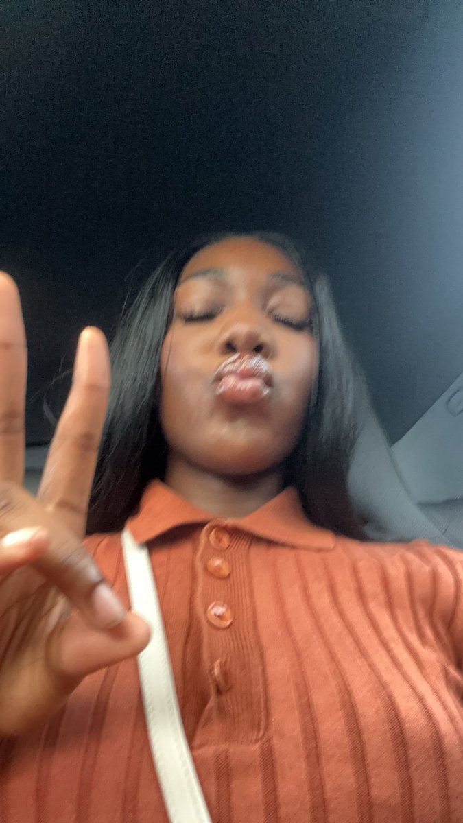 LadyLou1345's tweet photo. Wassup losers! https://t.co/yTVEE2DZF1