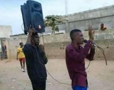 ™ m ë K éę L tweet media