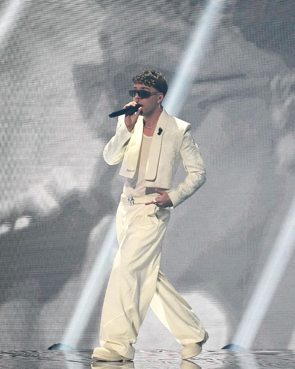 InfoQuev3doV2's tweet photo. Quevedo anoche en la gala de los Latin Grammy

📷By @vanitatis vía IG https://t.co/eIquOl9Uh7