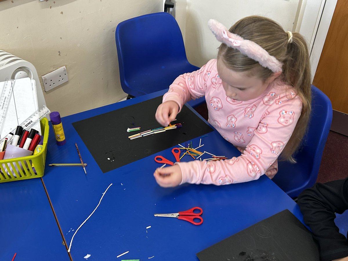 fitzwilliamY3's tweet image. ART WEEK…. 
Some of our fantastic creative art. This week we have been learning all about the work by Antony Gormley.