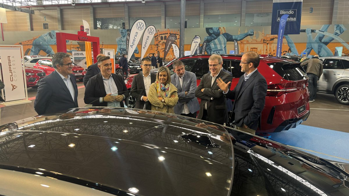 EXPOURENSE's tweet photo. Os coches eléctricos e híbridos impóñense no 15º Salón do Automóbil – Vehículo Novo de @EXPOURENSE 
16 concesionarios que representan a 25 marcas ofrecen ata este domingo importantes descontos e presentan 37 novidades no mercado
+ INFO: https://t.co/g7WmIcA3SZ https://t.co/PkBTXtMGci