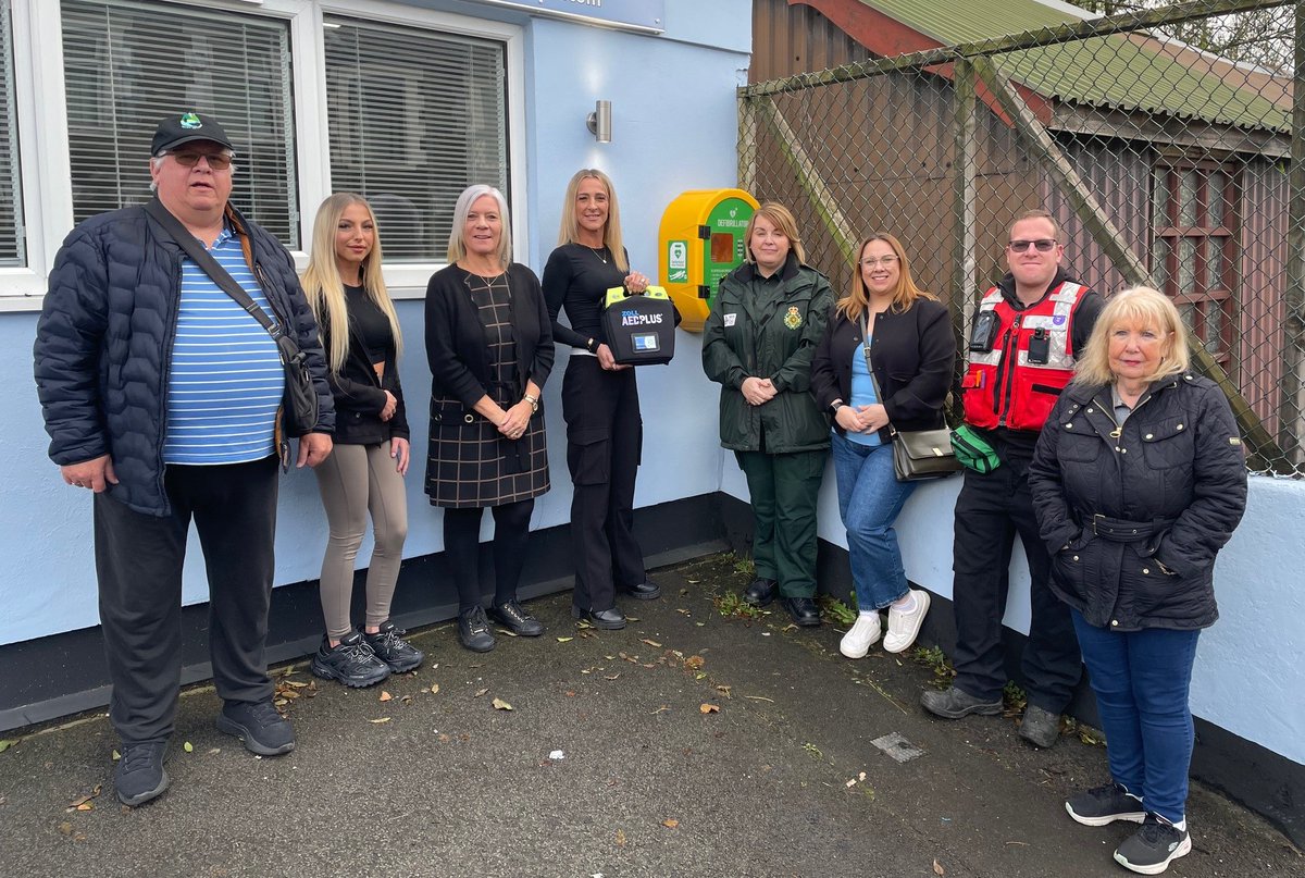 New defib at FLAIR Electrical, Tylorstown. Ready to help save a life if a cardiac arrest happens in the community. This is a true community collaboration, and the brilliant team that made it happen.Thank you all🩵
L - R: Paul, Codie-Lee, Angela, Zoë, Sian, Louise, Rory, Sandra.