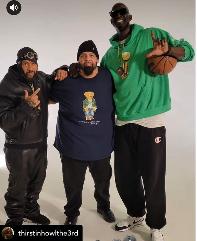 lolifemiami's tweet photo. The president of #LoLifeMiamiFamily @StephenG_Dir and the Lo Life General @ThirstinHowl3rd brought @KevinGarnett5KG out of retirement 👀👀👀
Get ready for what the fam is cooking!! #thelastshallbethirst #2LsUp #LoLifes #KevinGarnett #NBALegend https://t.co/fbEUL9bjEp