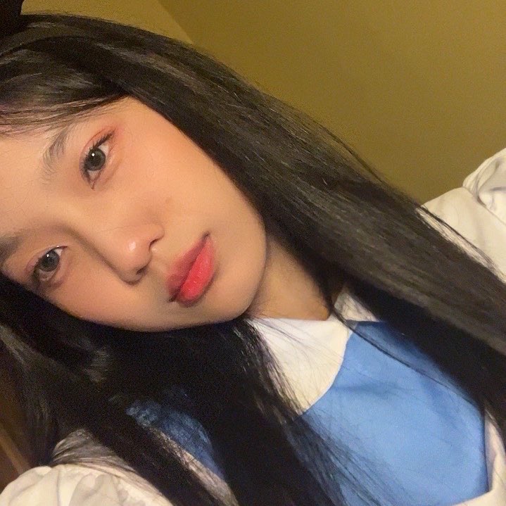 clauupng's tweet photo. has anybody seen a white rabbit?🐰 https://t.co/8DzB4aSHqq