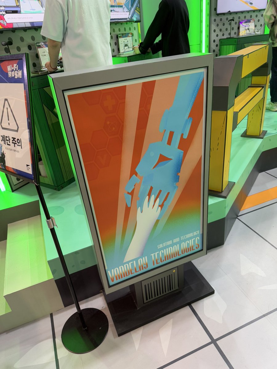 ega1002's tweet image. Day 2 끝!!!
こんなに並んでくれるものなんだ開発者本人たちが一番びっくりする不思議な2日間でした。
目の前でユーザーのプレイが見れて、実際の熱量を感じられて有難く、幸せで、
このために、がんばっている、と改めて自問できた時間でした。

#GSTAR2024 
#Krafton 
#TangoGameworks 
#HiFiRush