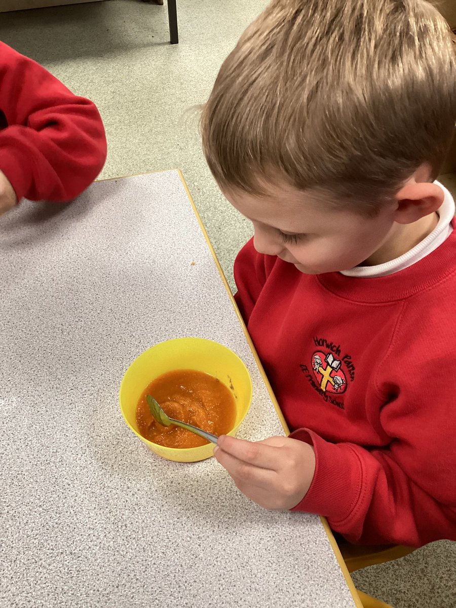 HorwichParishCE's tweet image. We have designed,prepared and tasted our own home made Autumn soup in Reception! #DesignandTechnology  #FineMotorSkills #HPYR