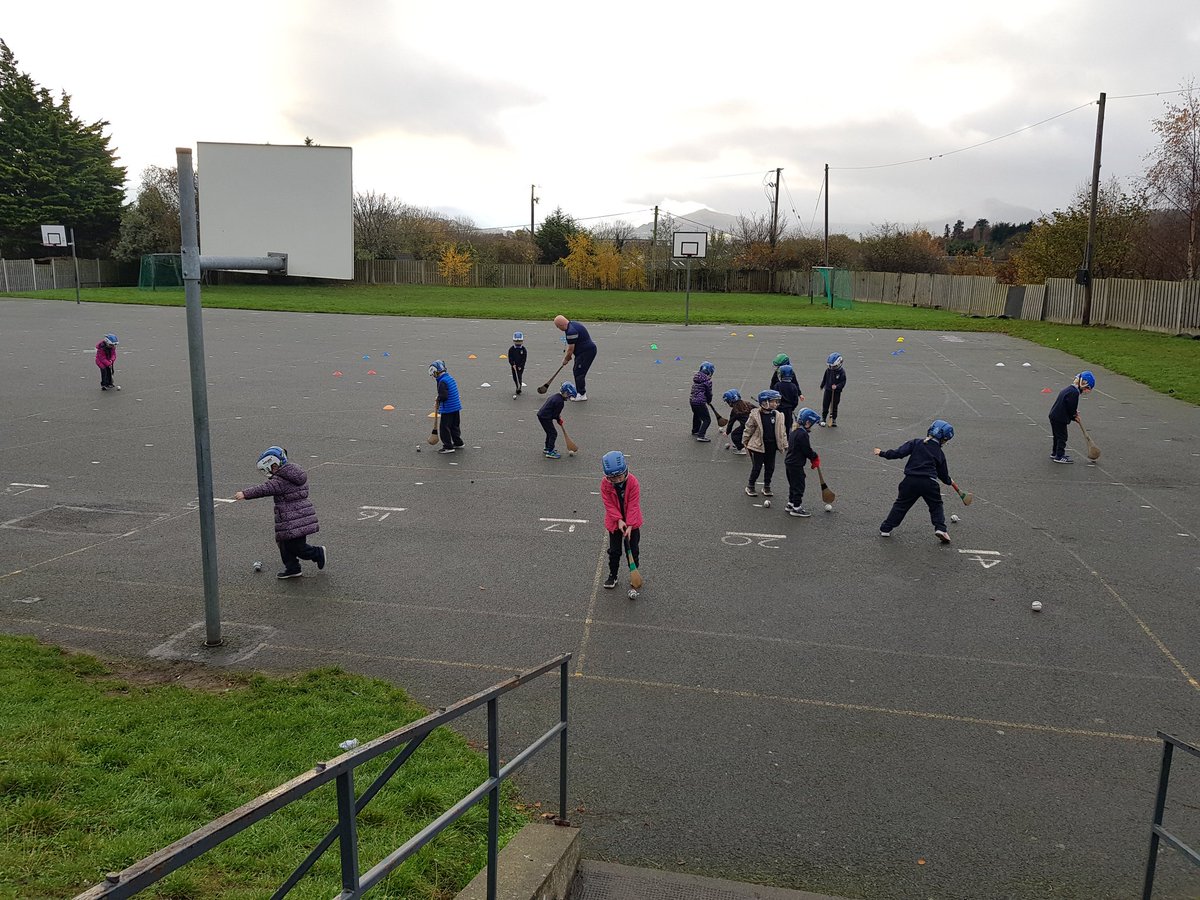 msrigbysclass's tweet photo. Thank you to coach Steve for all our training  the last few weeks.  How exciting  to get a try with the hurls today! @SteveDa25582599 @ShankillGaa @followstannes https://t.co/bVqo9OT5VE