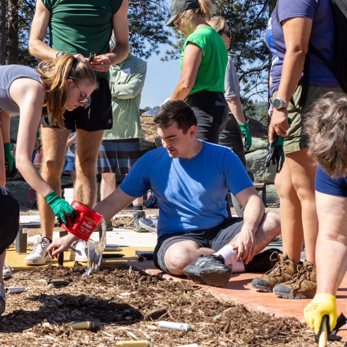 SanfordLab's tweet photo. SURF is more than a research lab; we are a place where science meets community. Through our STEM education programs, public outreach, and special projects, we’re inspiring curiosity and building connections to science every day. ➡️ Learn more or donate at https://t.co/BF3VpV4SoU https://t.co/6zzhK36qcd