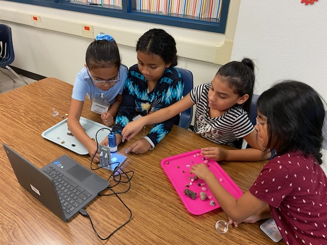 ππ’πΆπ³π¦π― ππ΅πͺππ¦π΄ (@sci_stiles) on Twitter photo These <a href="/NISDCable/">Cable Elementary</a> geologists in the making also used <a href="/smartschoolsys/">SmartSchoolSystems</a> SmartMicroscopes to observe the details of their rocks! These <a href="/NISDCable/">Cable Elementary</a> geologists in the making also used <a href="/smartschoolsys/">SmartSchoolSystems</a> SmartMicroscopes to observe the details of their rocks!