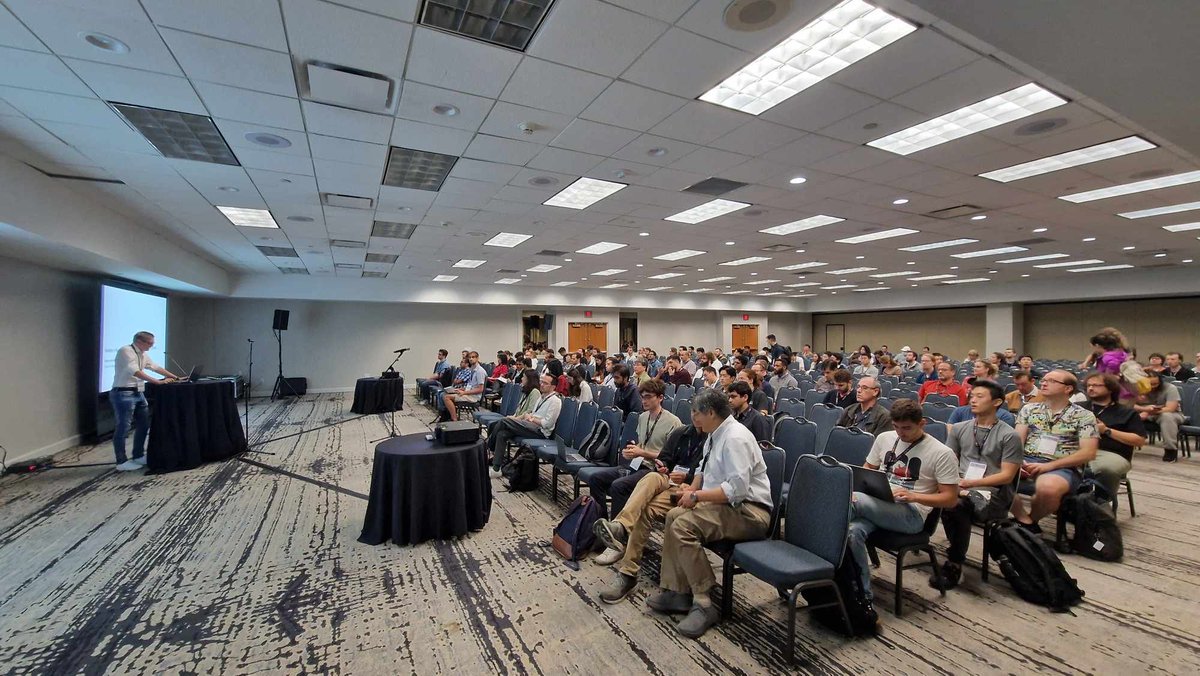 We continue with our first oral presentation of the day, with Stefan Arnold presenting their work on "Routing in Sparsely-gated Language Models responds to Context"

aclanthology.org/2024.blackboxn…