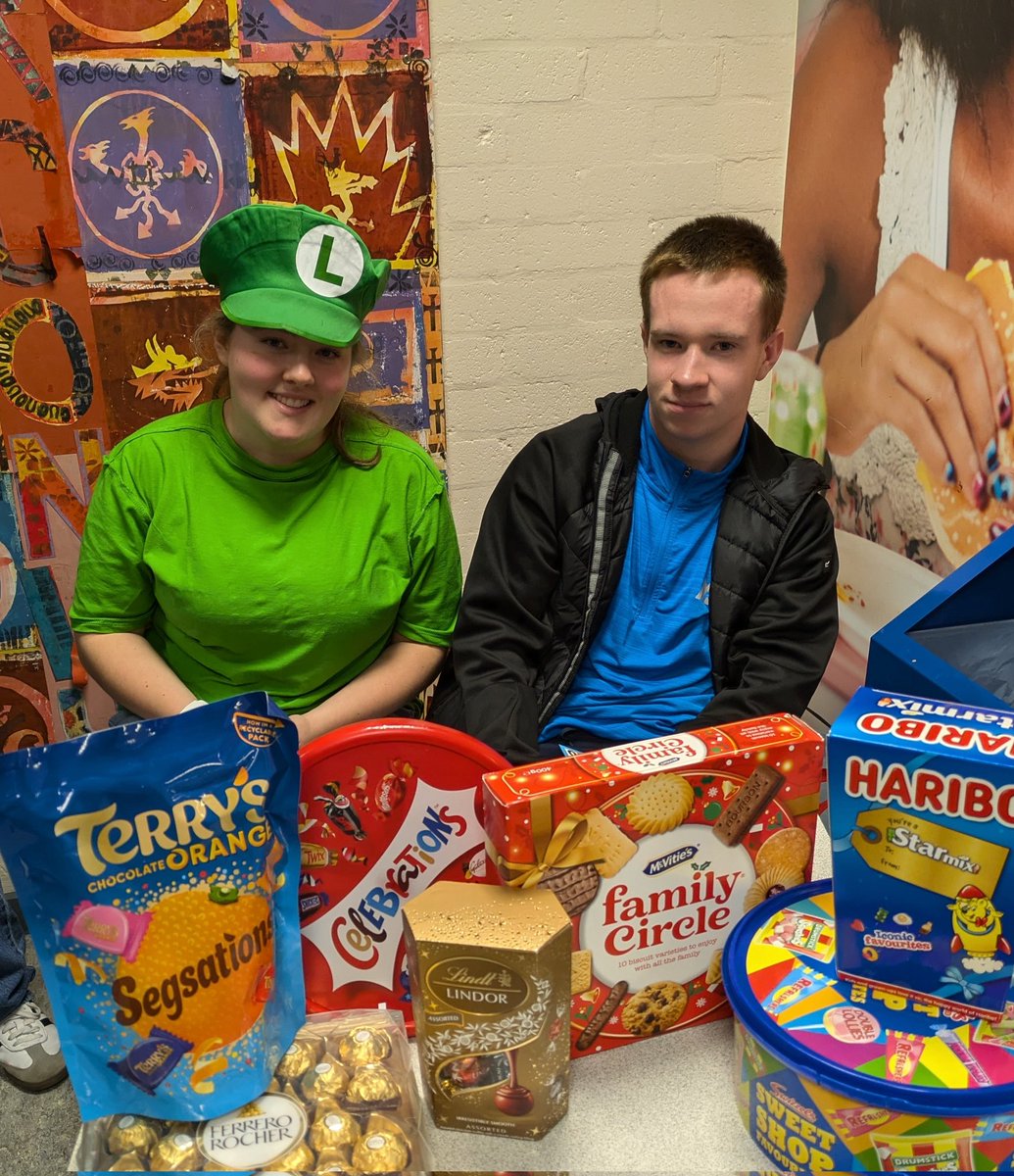 Ysgol Aberconwy raised in excess of £5000 from sponsored cycles and rows, fancy dress, bake sales and staff running Conwy half marathon on Sunday! <a href="/BBCCiN/">BBC Children in Need</a> 
#BBCChildreninNeed
