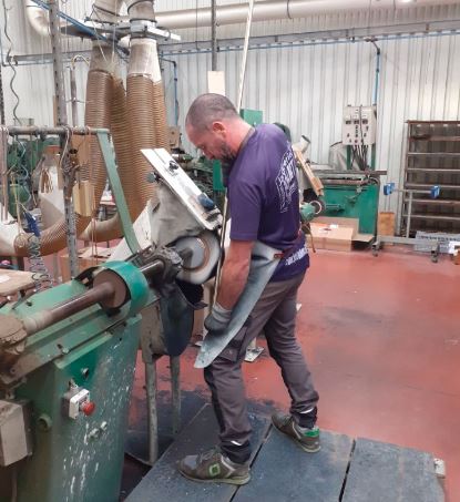 #TousMobilises|📢Visite de l'Entreprise @CVL  à Longuenée pour 7⃣ candidats pour les postes de  👩‍🏭Metteur au bain de traitement de Surface #LuminairesDesign 🔦
✅Formation avant Embauche #POE ☀️
#JeRecruteAvecFranceTravailPro