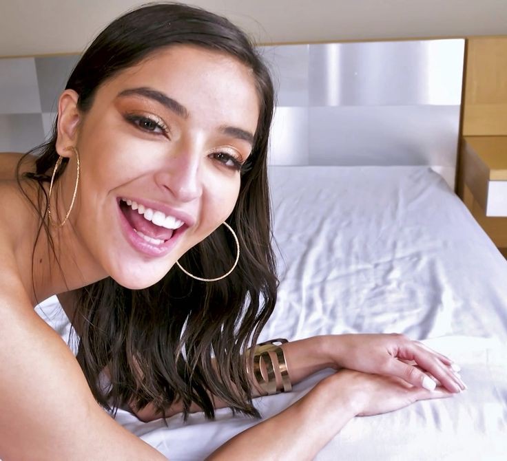 DatingSenseii's tweet photo. 10 Subtle Flirting moves that actually WORK

Most men are clueless on how to flirt.

Here's how you flirt without being a creep:

1. Hold eye contact (but don’t be a creep). https://t.co/aiOyP3Tsed