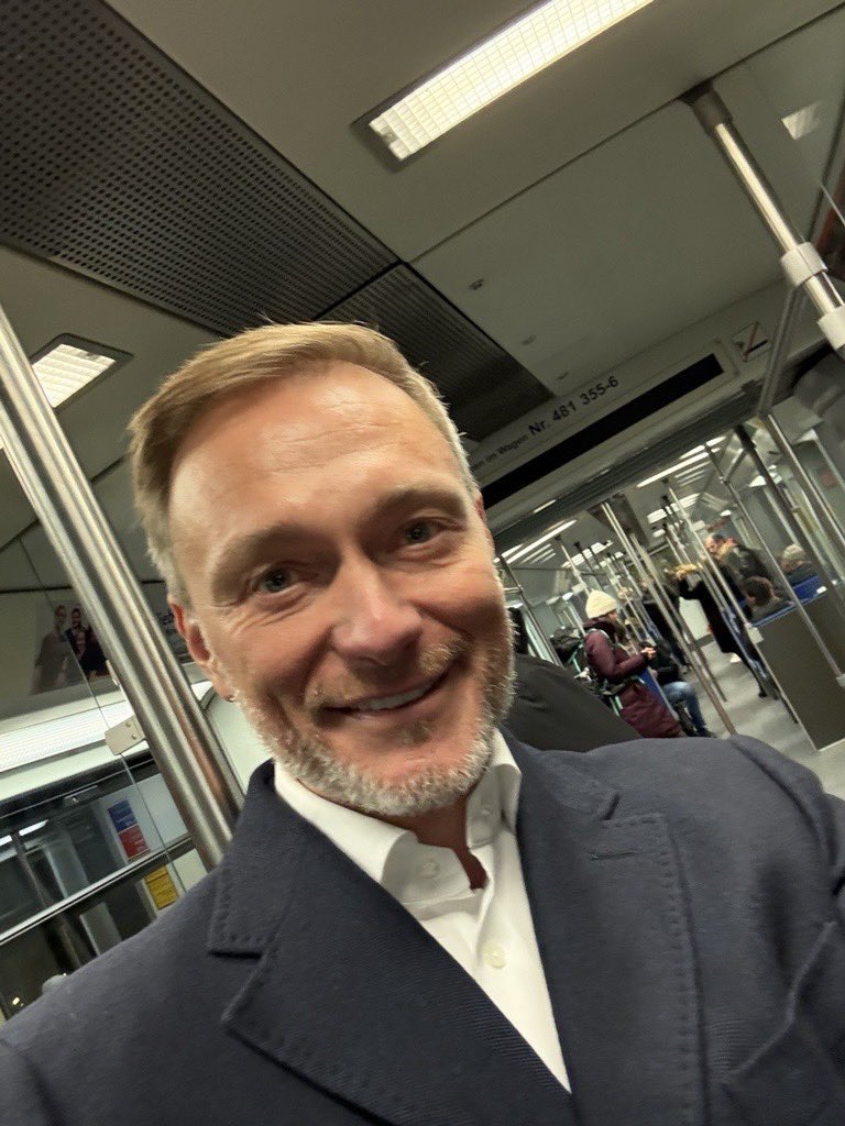 scheisse erstes Mal nach 3,5 Jahren mit dem Pöbel SBahn fahren