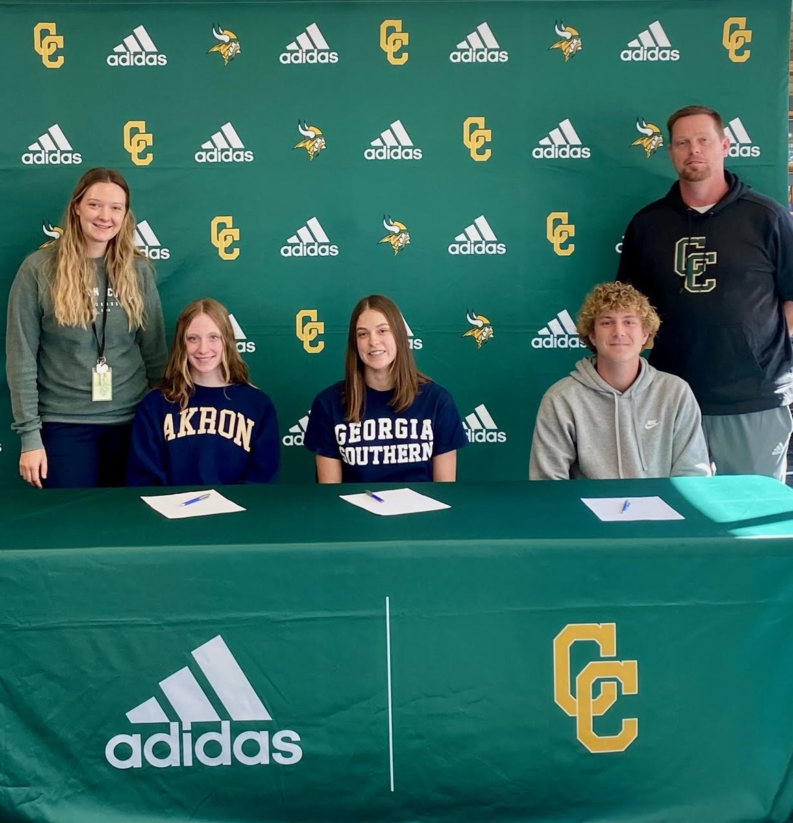 UPDATE: Find out where Charlotte-area high school stars are heading as National Signing Day(s) continue

charlotteobserver.com/sports/high-sc…