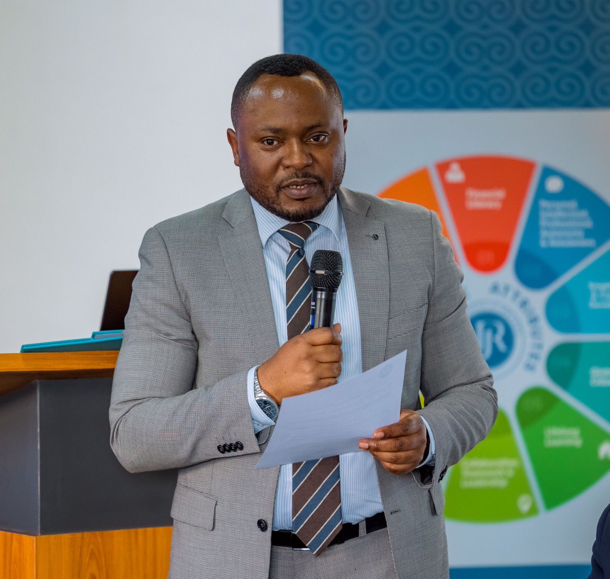 Uni_Rwanda's tweet photo. 2: STRENGTHENING GLOBAL COLLABORATIONS

Our discussions with Karolinska Institutet focus on enhancing joint projects, including vaccine production, regulatory capacity, and clinical trials training. Together, we aim to advance health solutions for Africa and beyond. https://t.co/jghCkHxScu