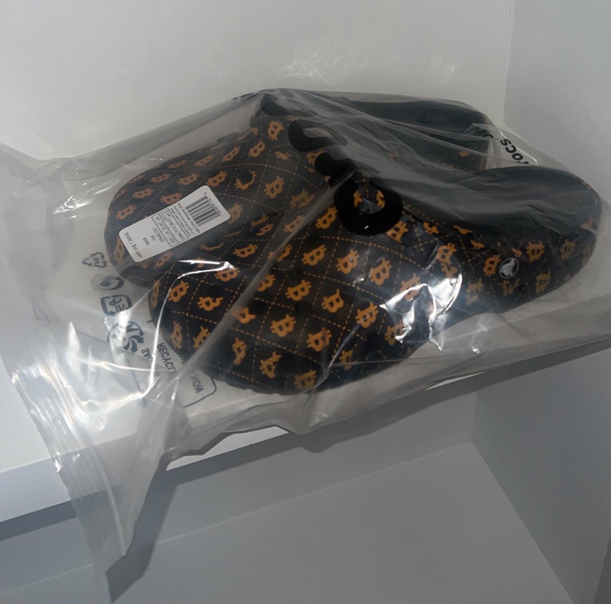 Never opened pair of bitcoin crocs size 12 by bitcoin magazine. 0.21 btc