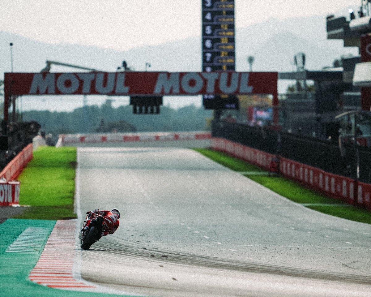 Friday in Barcelona! <a href="/MotoGP/">MotoGP™🏁</a> #MotoGP