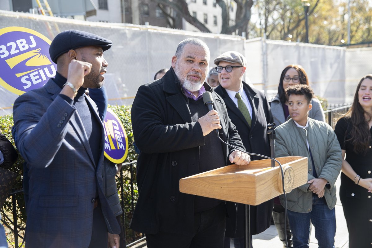 NYCCouncil's tweet photo. Today, @NYCSpeakerAdams, @JustinBrannan, @CMCHRISBANKS42, and @CMCrystalHudson joined @32BJSEIU and @NYCHA tenant leaders to celebrate the return of security guard services at NYCHA senior developments after funding was fully restored in the city budget.
 
https://t.co/LmG7fXuoBn https://t.co/uTLZxH9e8I