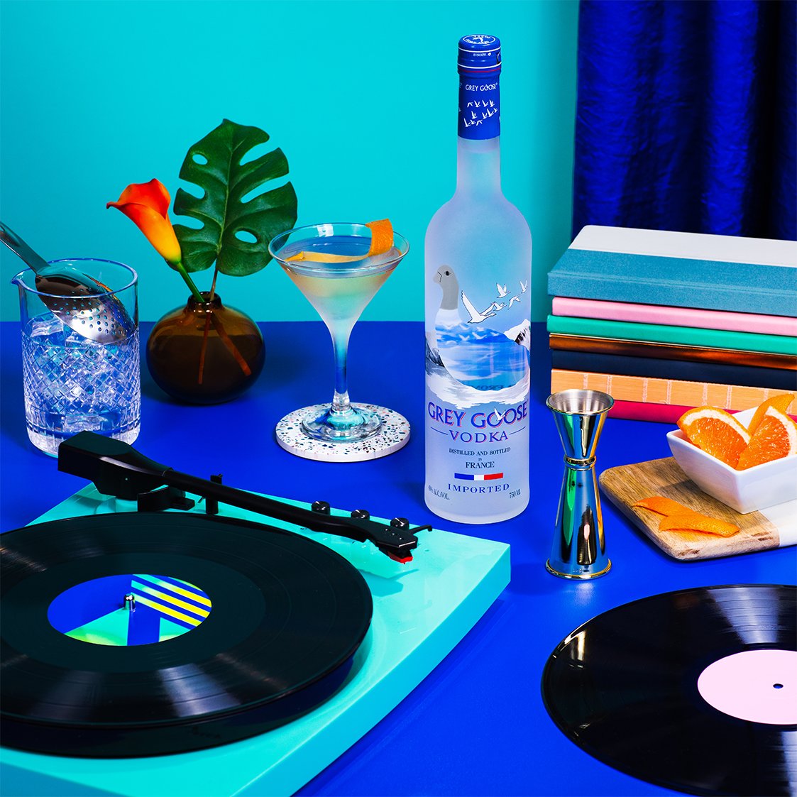 VisualTheoryCo's tweet photo. Where creativity meets craftsmanship, excited to showcase Grey Goose for an excellent blend of brilliance and flavor 🍸✨

#GreyGoose #Vodka #Celibrate #LuxuryLifestyle #FineSpirits #CraftCocktails #VisualTheory https://t.co/kNxC2e68wN