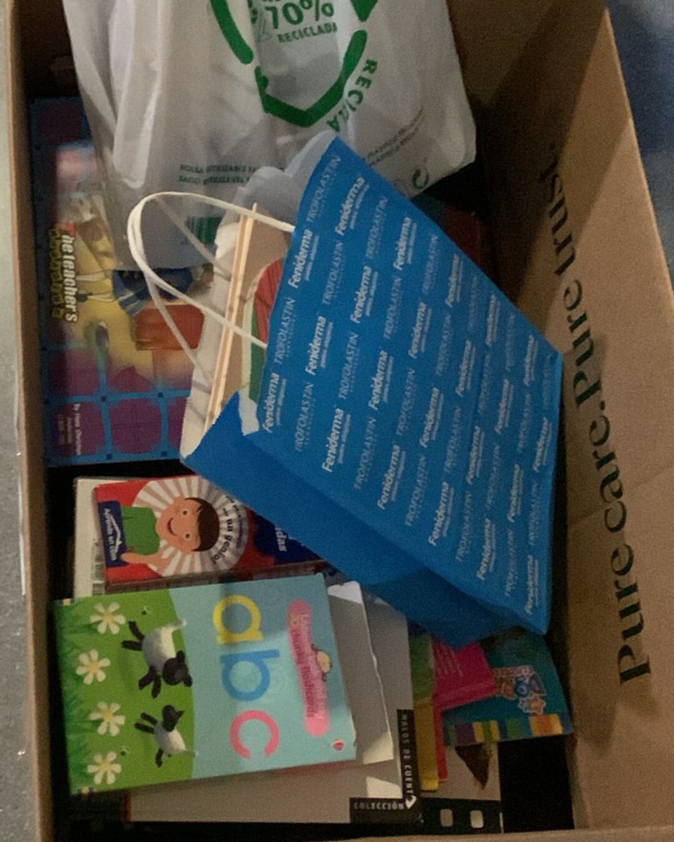ProfesRiojaDana's tweet photo. Buenas noches. En el CEIP Siete Infantes de Lara de Logroño están a tope con la recogida de material escolar para los centros afectados por la DANA. ¡Muchas gracias chic@s! @CEIP7INFANTES https://t.co/RW0frBNx0L