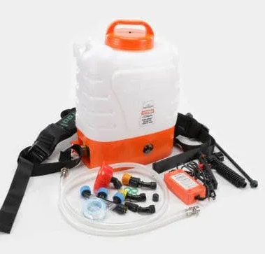 SpraySmarter's tweet photo. Cold weather is approaching, keep your house rid of the small critters and insects that make their way into your home by investing in the Petratools Backpack Sprayer. The HD2000 and HD4050 are two great options! We have both IN STOCK - Check them out at https://t.co/5wgDFOUkdN 😀 https://t.co/zHhxucxaQV
